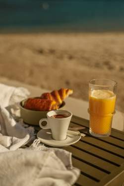 Hôtel Plein Large - Bandol - Restaurant La Chipote - Bar le Spot - La Petite Plage 