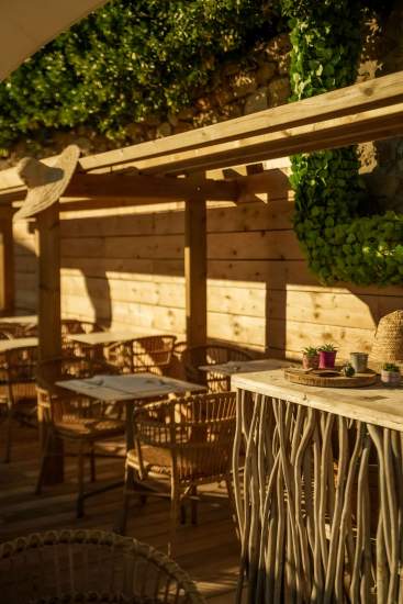 HOTEL PLEIN LARGE 3 ETOILES - RESTAURANT LA CHIPOTE - BAR LE SPOT - LA PETITE PLAGE - BANDOL