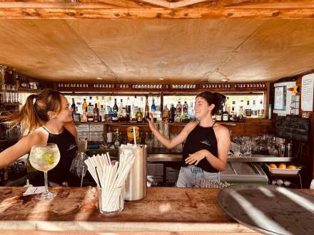 Recrutement &amp; Emploi Bandol · Hôtellerie &amp; Restauration · Hôtel Plein Large